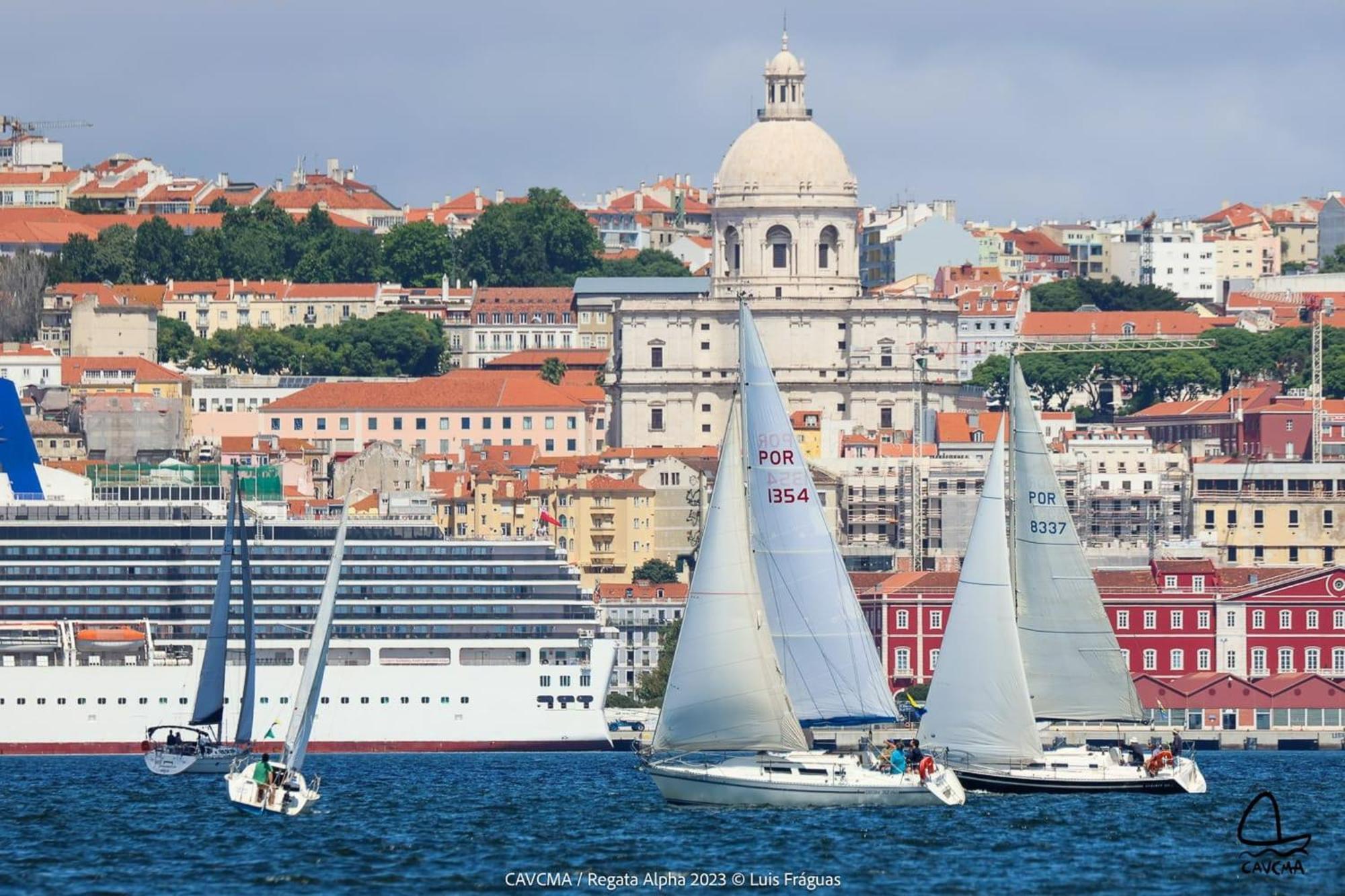 Be Local - Sleep Aboard The Santa Maria Sailing Boat In Lisbon Διαμέρισμα Εξωτερικό φωτογραφία