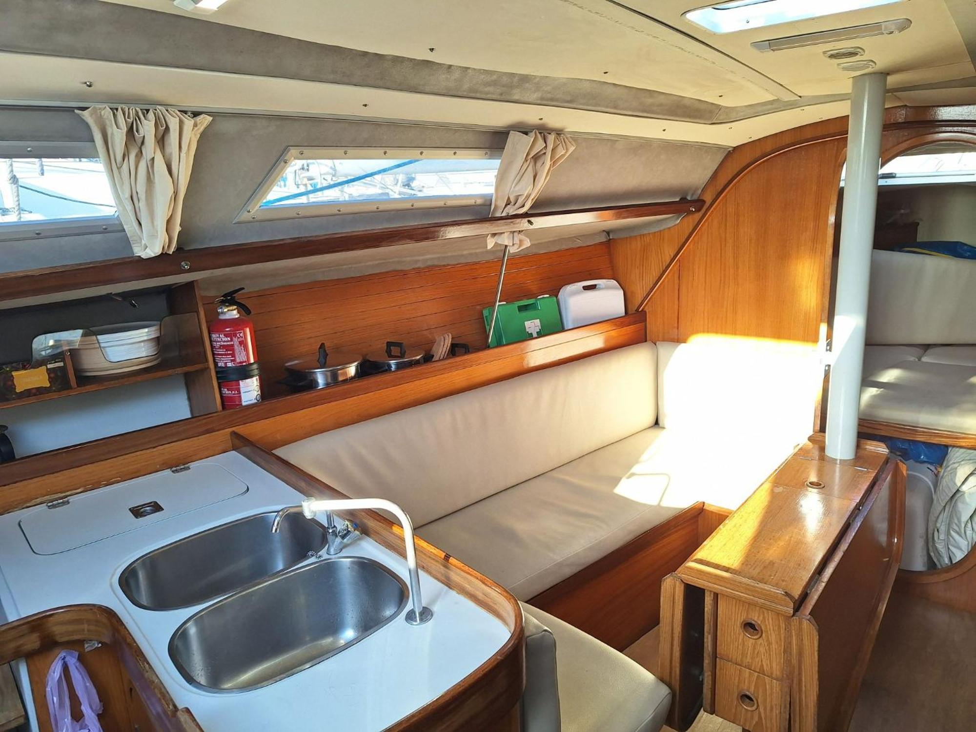 Be Local - Sleep Aboard The Santa Maria Sailing Boat In Lisbon Διαμέρισμα Εξωτερικό φωτογραφία