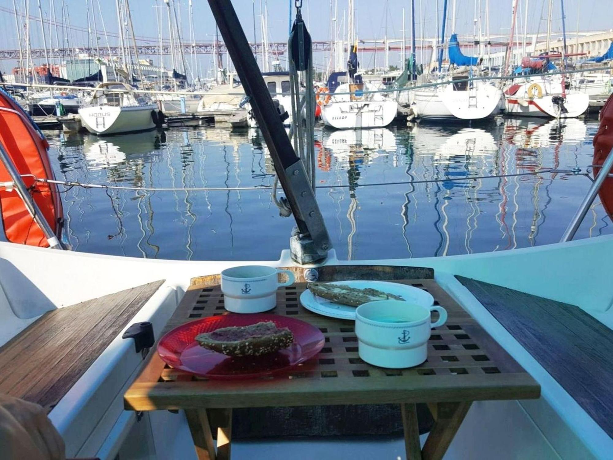 Be Local - Sleep Aboard The Santa Maria Sailing Boat In Lisbon Διαμέρισμα Εξωτερικό φωτογραφία
