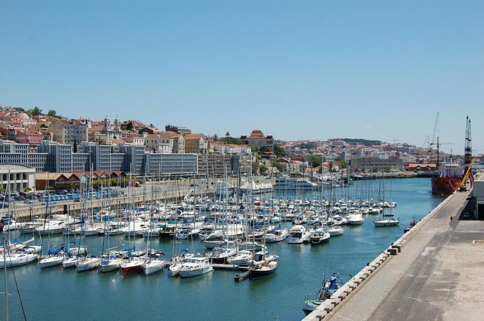 Be Local - Sleep Aboard The Santa Maria Sailing Boat In Lisbon Διαμέρισμα Εξωτερικό φωτογραφία